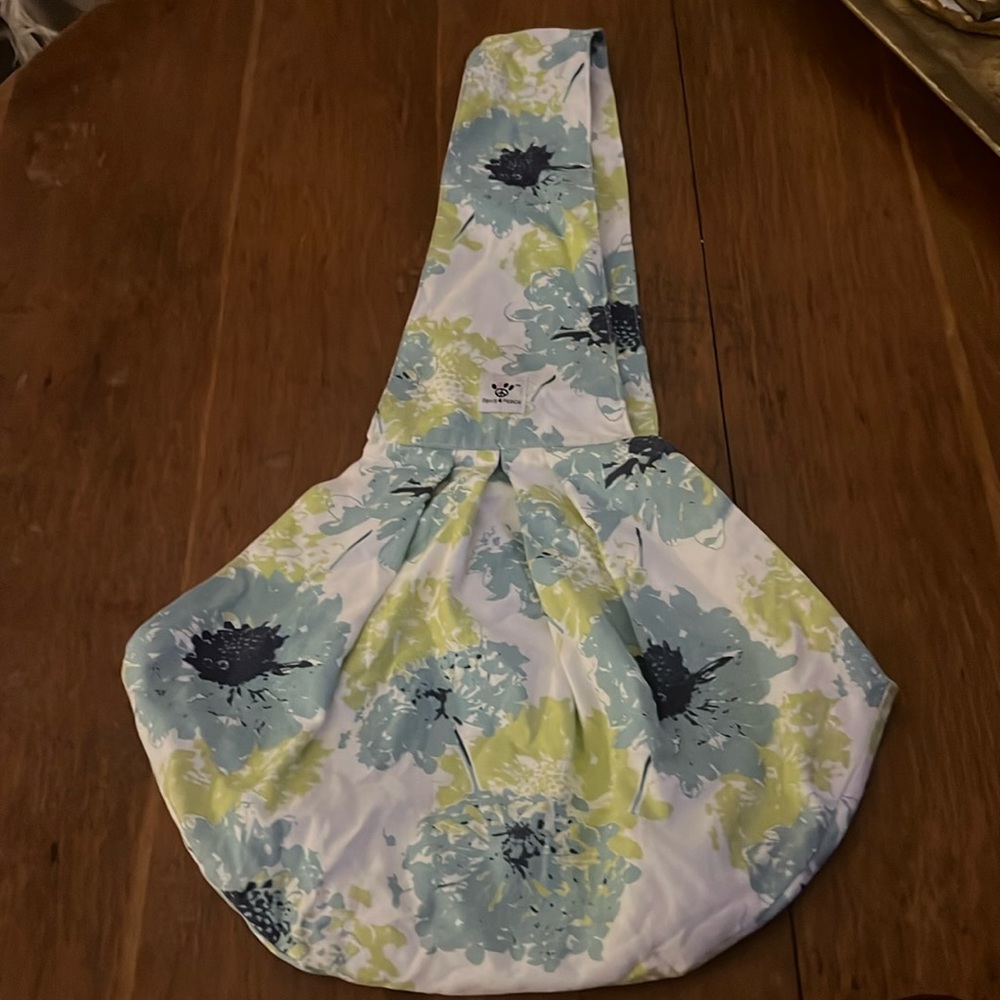 Paws4Peace dog sling flower pattern